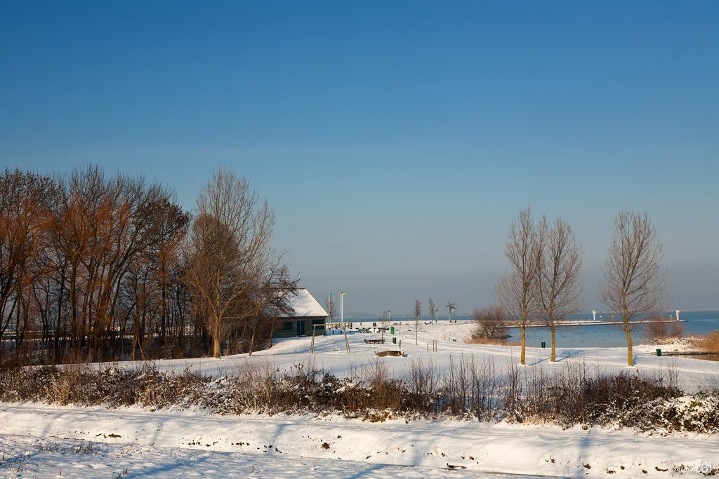 Havenhoofd, Middelharnis by Bram van Broekhoven