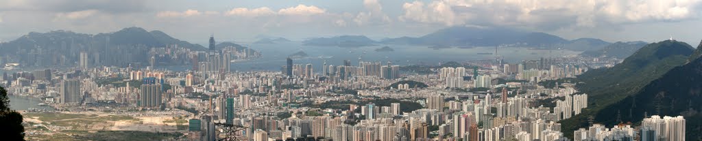 Kowloon Hong Kong on 2008.0621 香港 - 九龍 (在飛鵝山上拍攝) by KMLAI116