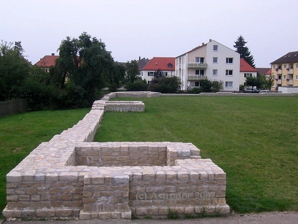 Römerkastell Biriciana in Weißenburg, Südtor (08/2007) by Astrodoc