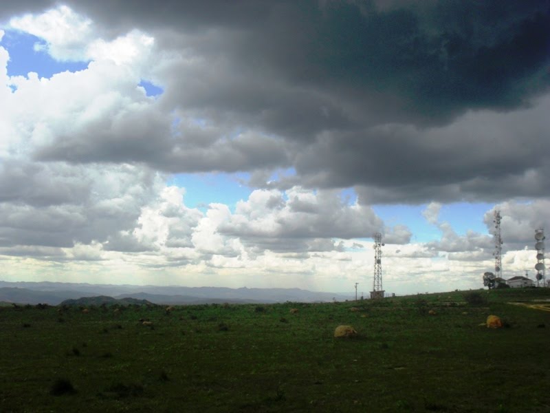 Serra de Ouro Branco by souexcel souexcel