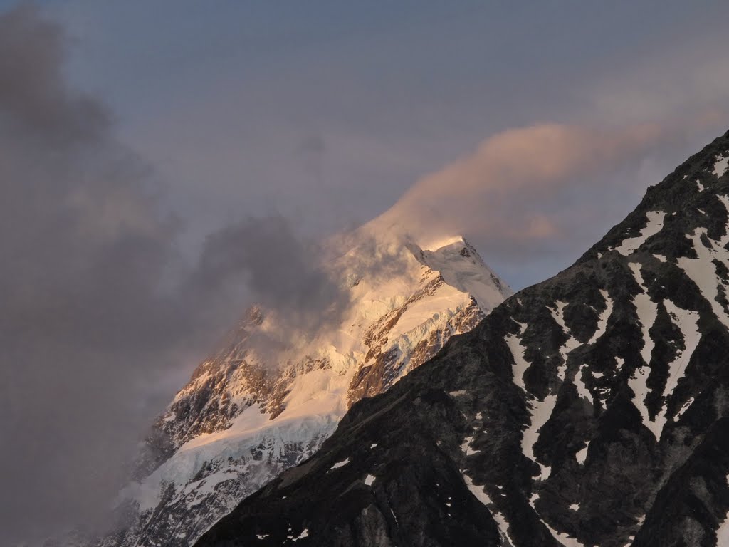 Mount Cook, seen from Mount Cook Village by Hans de Jong