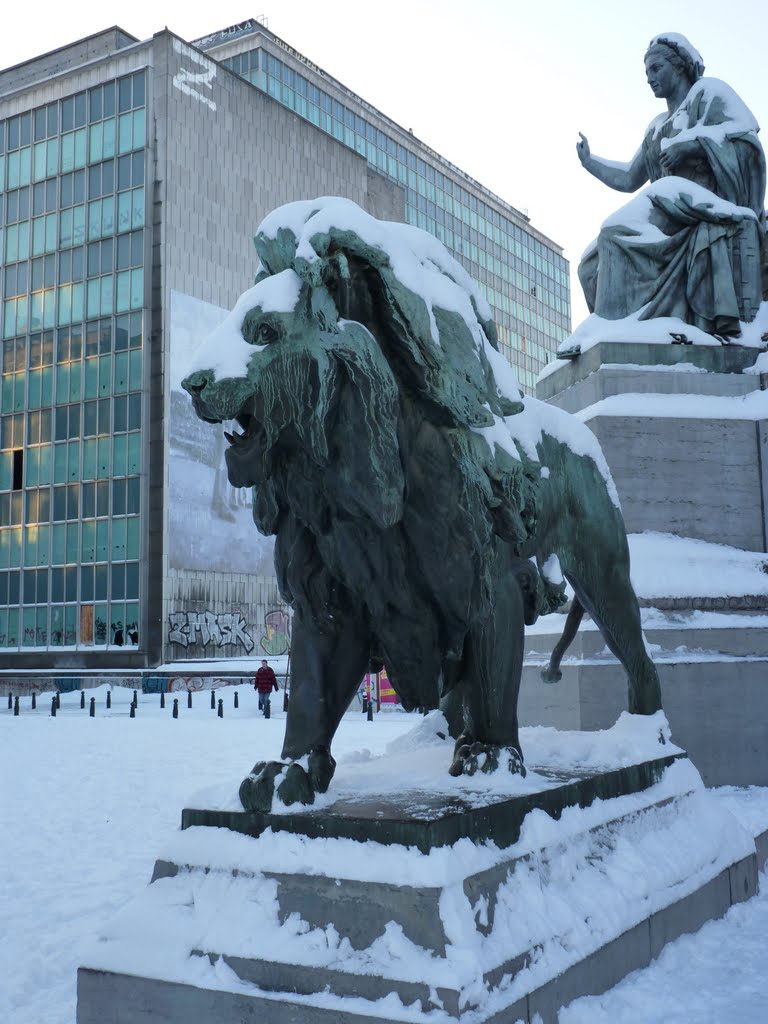 Bruxelles - Monument des Martyres sous la neige (2010) by greg-007