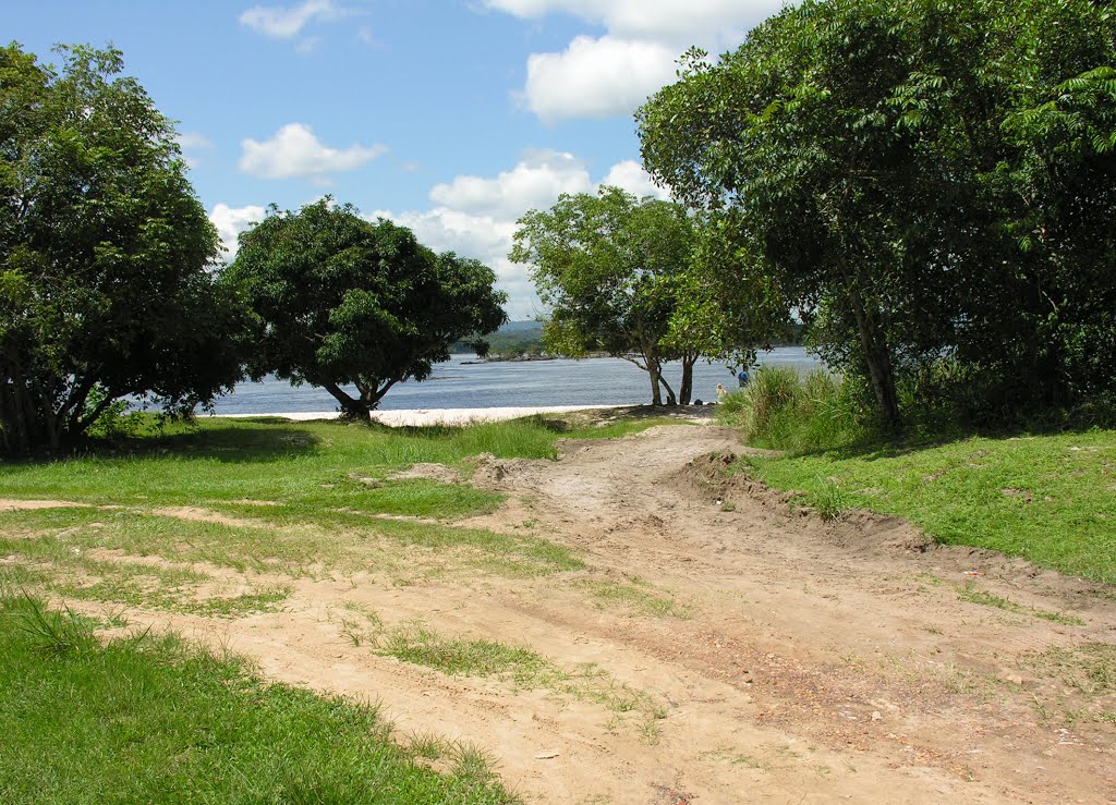 Lagune von Canaima by Monty Dressen