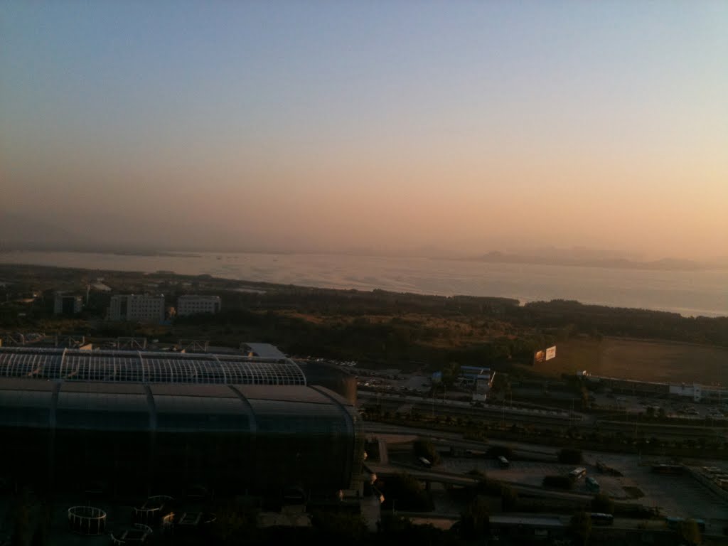 Fin de journée sur la baie de Shenzhen by lotfi “slotfi” Si