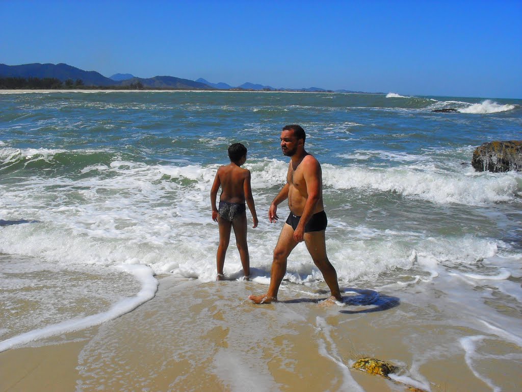 Eu e Gabriel na praia das conchas. by exordio1