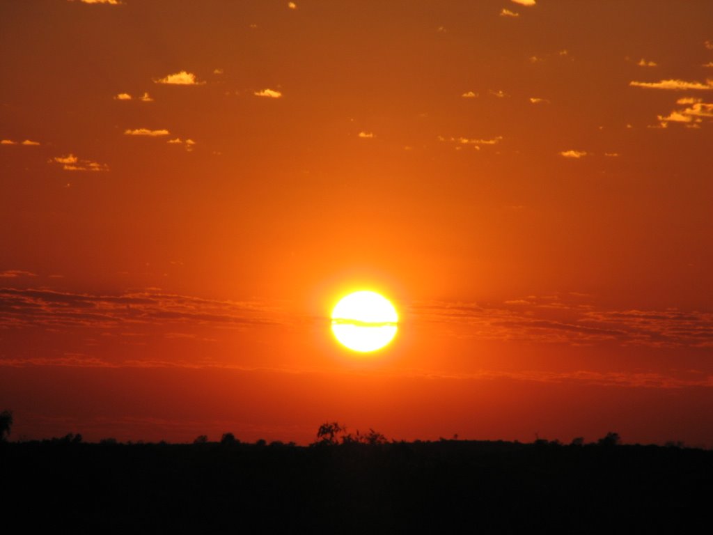 Sunrise Yulara lookout by Bionic Woman