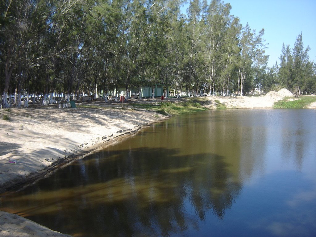 Lago do Novo Balneário de Atafona by Bertalve