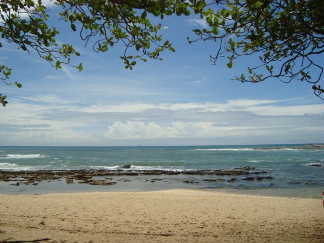 Praia das Castanheiras - Guarapari/ES by Pri Palhares