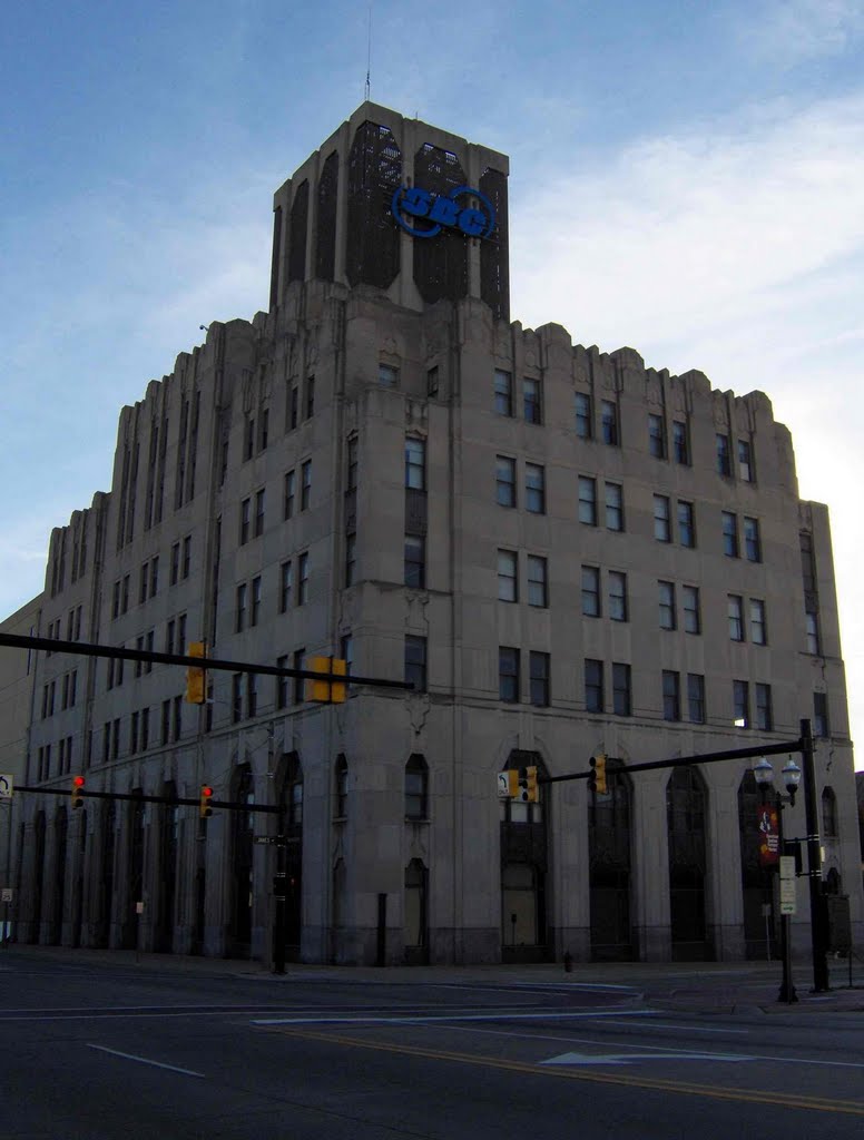 AT&T Building, GLCT by Robert Maihofer, Great Lakes Casual Traveler