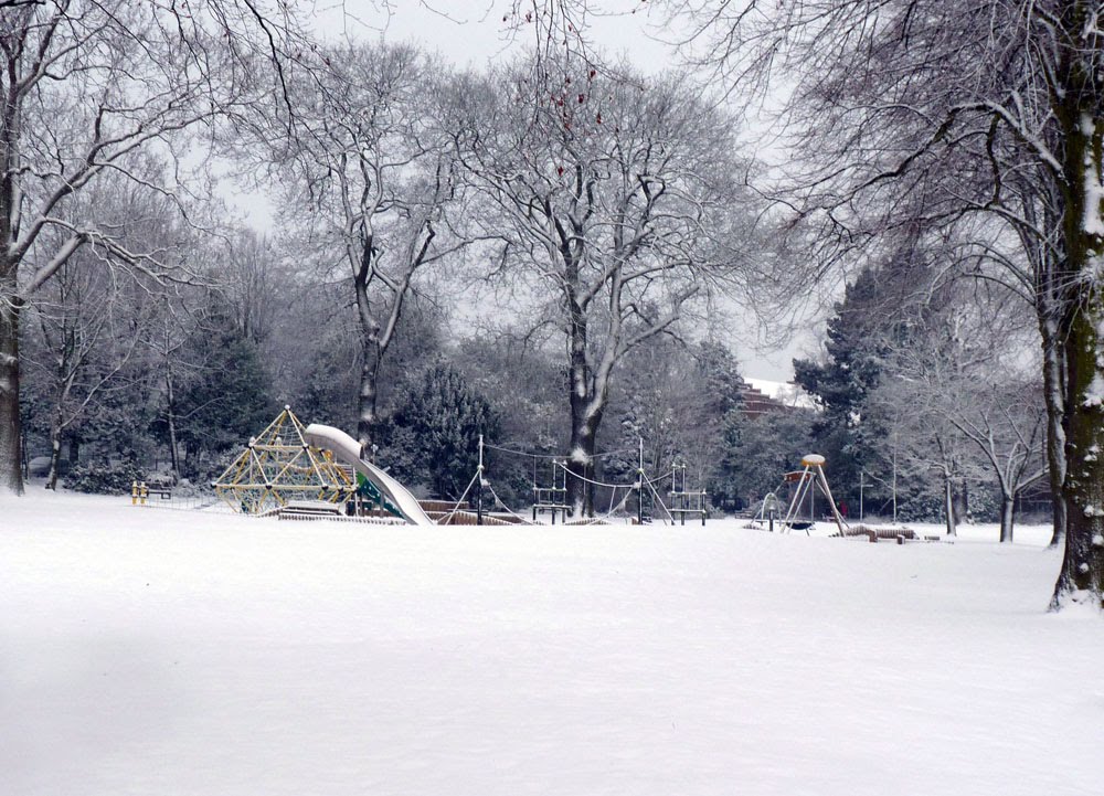 Caldecott Park, Rugby by janaruzena