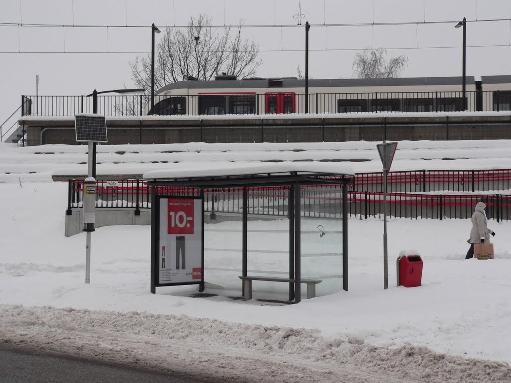 HEERLEN voormalige bushalte .. de vervanger is ook te zien ... by walterskrutser