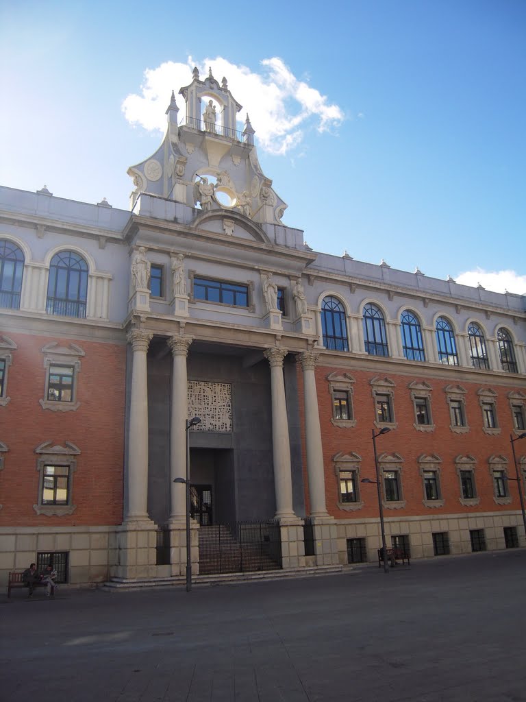 Fachada de la Universidad (Murcia) by Heliodoro Villanueva