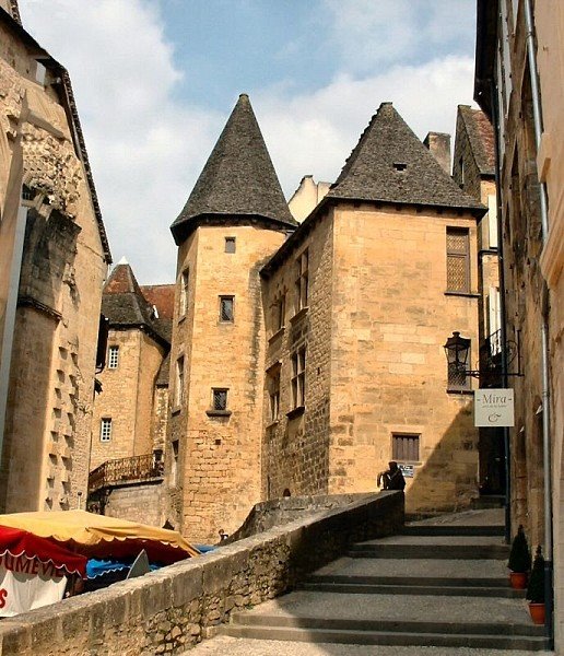 Centro de Sarlat - França by FAVassellucci