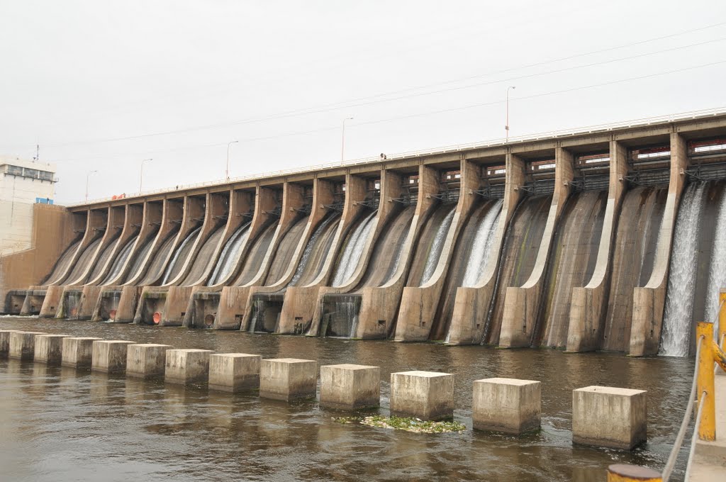 Termas de Rio Hondo, Santiago del Estero, Argentina by Pepe Colombo