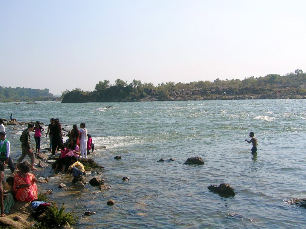 Bhedaghat during christmas 2010 by TAPAN MALLICK