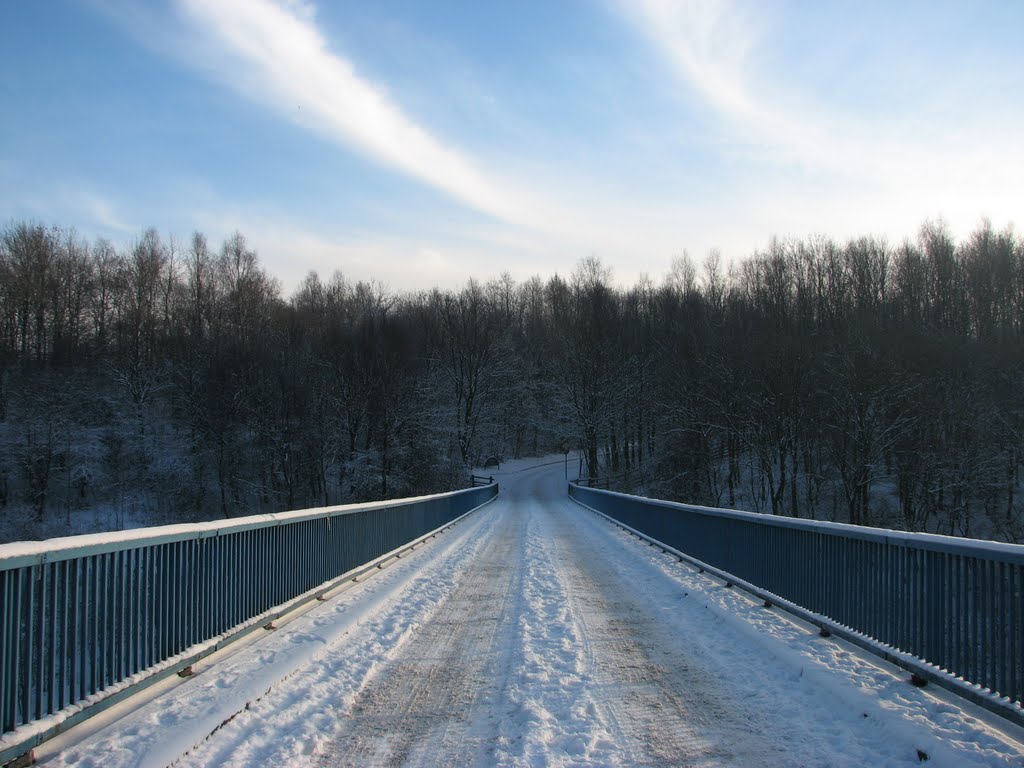 Bridge entrance to Philips Park by zoe t