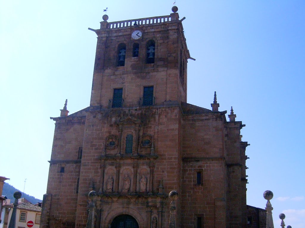 Igreja da Nossa Senhora da Assunção - Torre de Moncorvo by @n@bel@