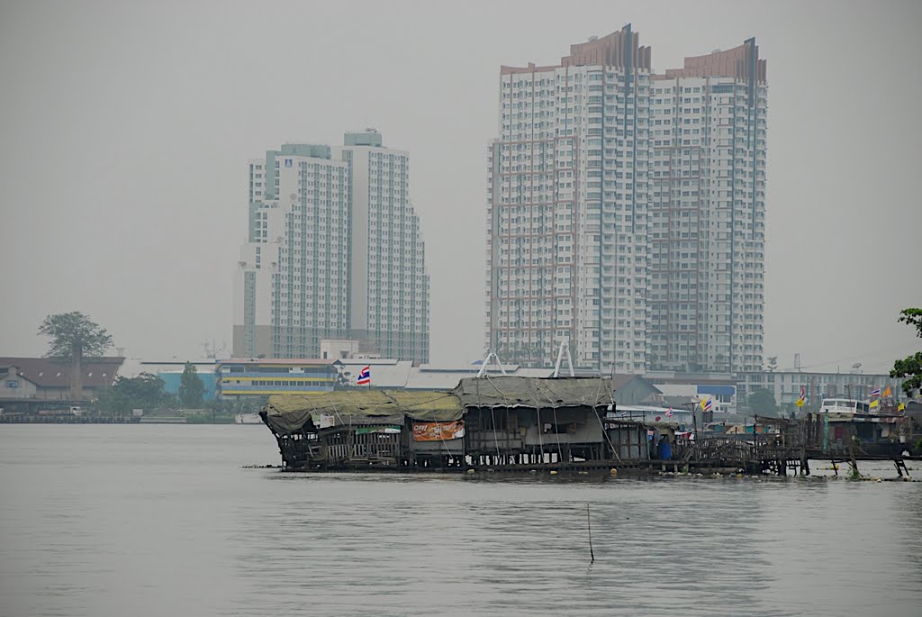 Bang Khlo, Bang Kho Laem, Bangkok 10120, Thailand by Frank Vanderhallen