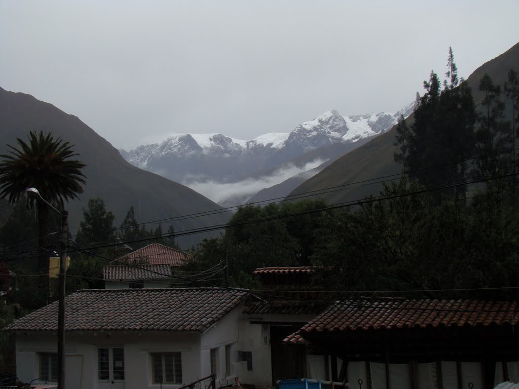 Vista próximo a estação de Ollantaytambo, Peru by Flávio Costa