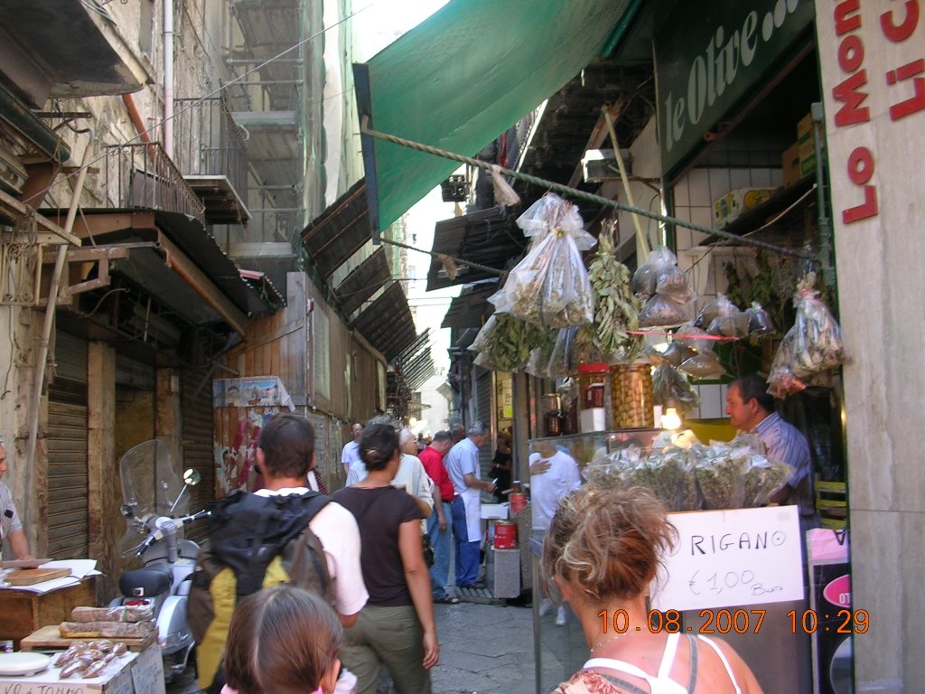 Palermo - la Vucciria by Grassi Fabrizio