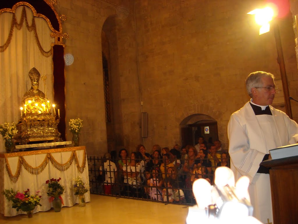 Barletta Chiesa di Santa Maria .Adorazione a San Ruggiero. by ginovitrani