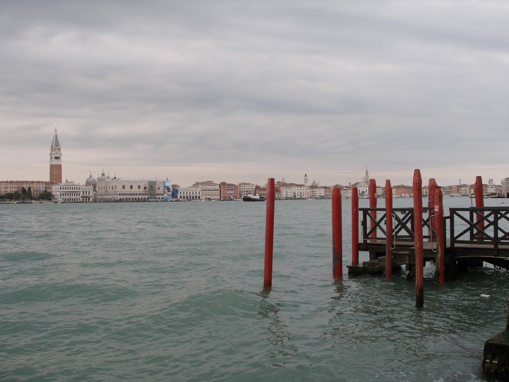 Venezia - Il Canal grande dalla Giudecca by Willyco