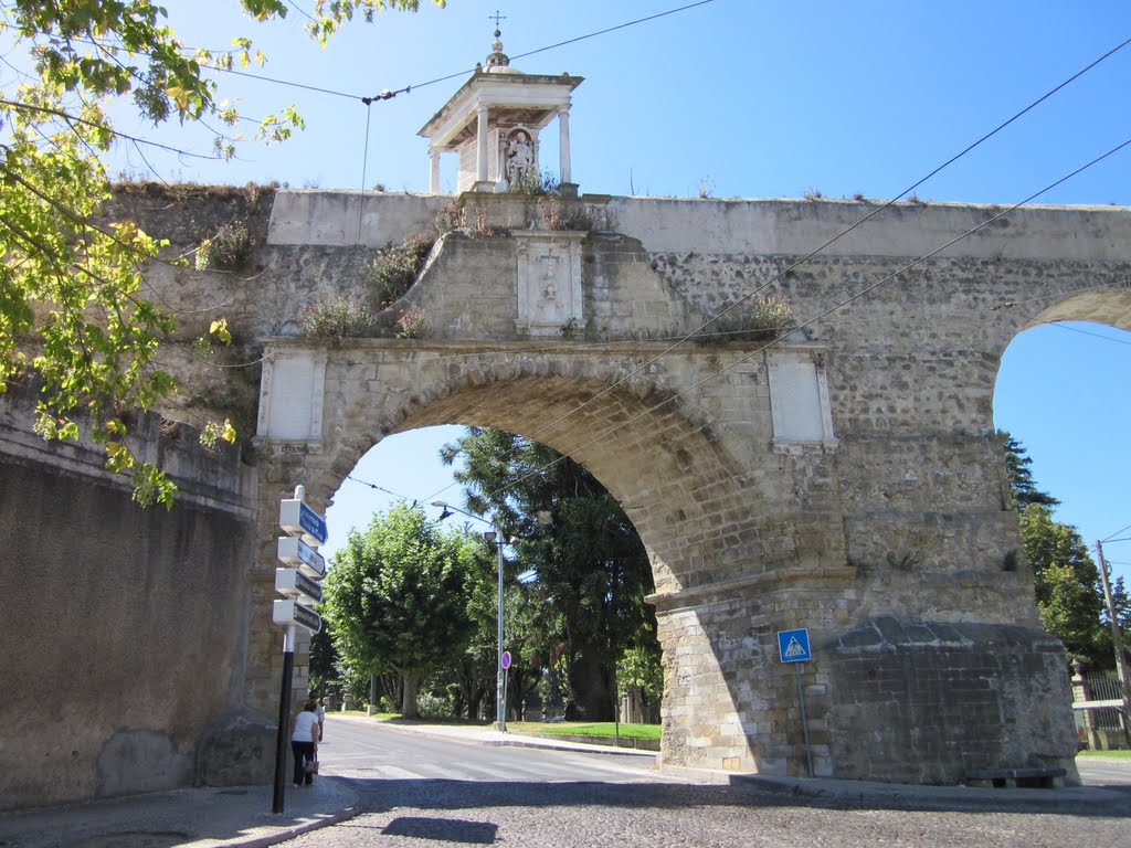 Arco del acueducto by el juanan