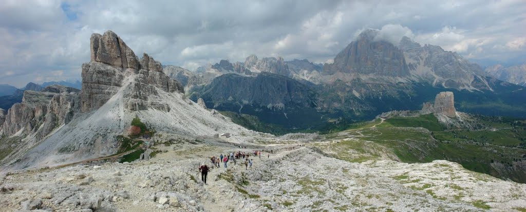 Averau, Cinque Torri & Tofana di Rozes by monti7777