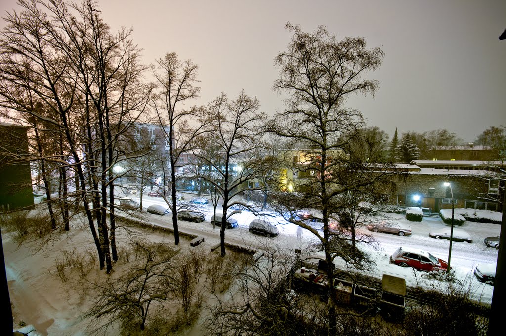 Winterabend in der Bessemerstraße by Ralf Kühne