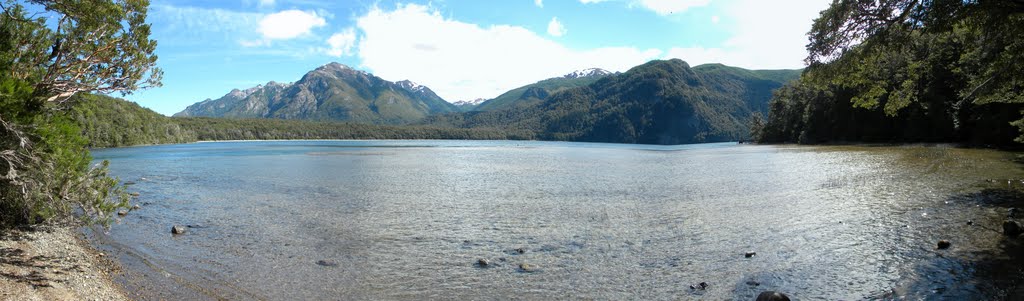 Lago Menenedez, Panoramica by pueblero