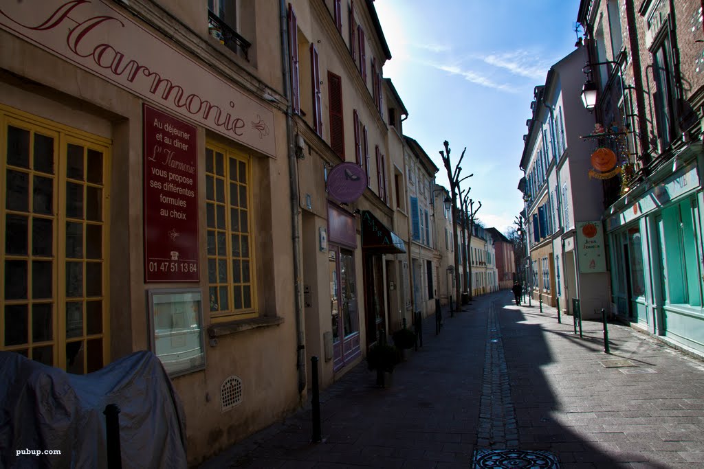 Dimanche à Rueil Malmaison by Yvan Dimitrov