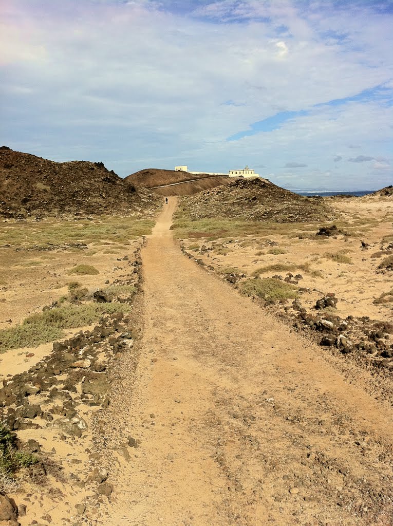 Fuerteventura, Lobos Island, On the way to lighthouse by radwoc