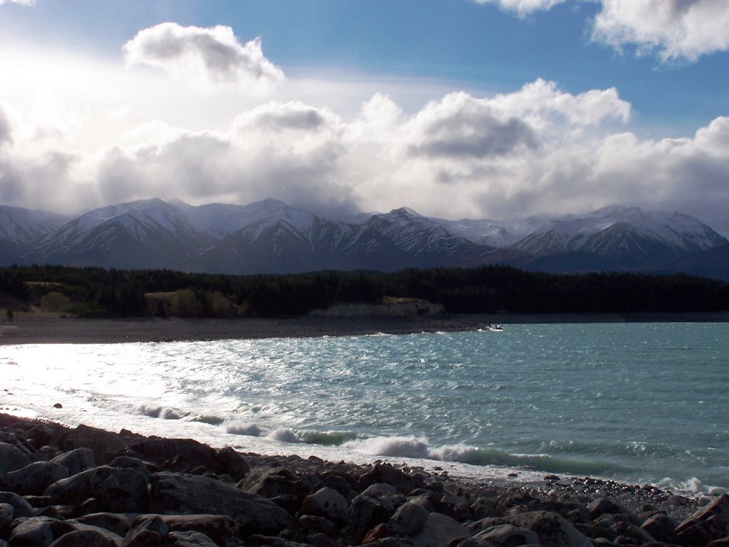 Lake Pukaki by javier herranz