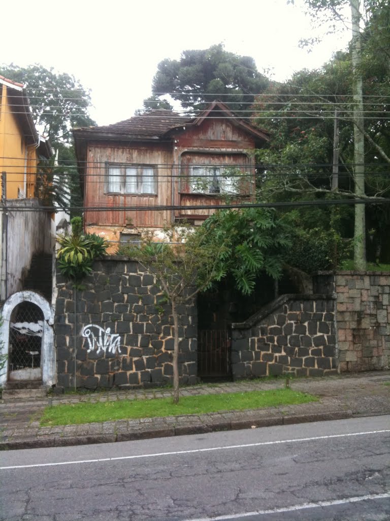 Casa de Madeira Des. Motta by Sergio Medeiros