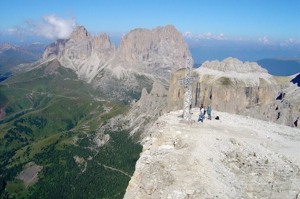 Blick Passo Sella und Langkofel Gruppe by Herbert Hotwagner