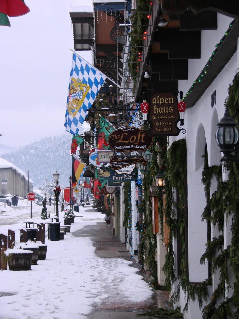 Leavenworth4-WA-Christmas 2010 by congduale