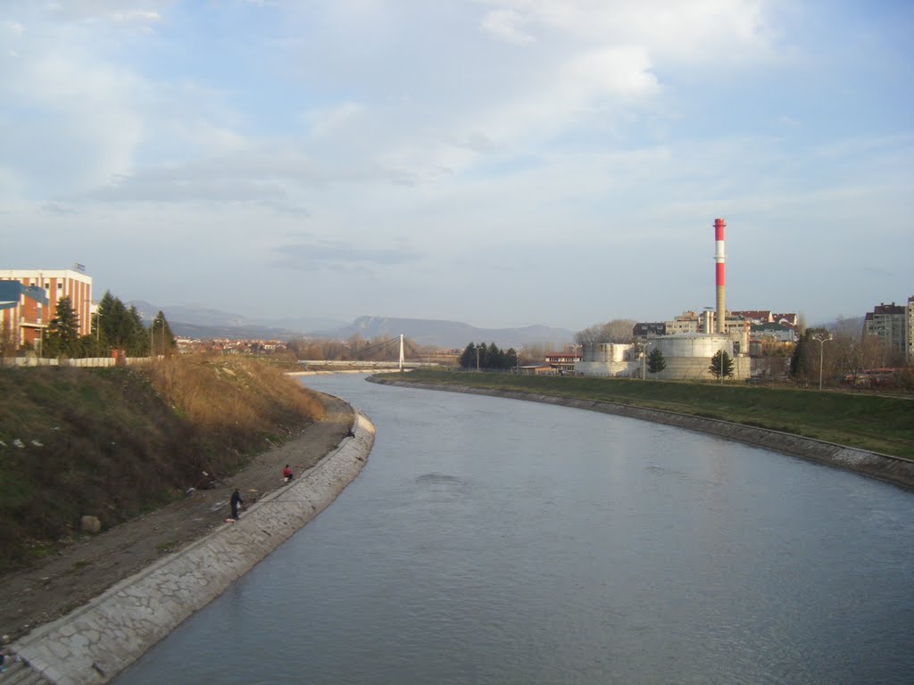 Niš, Srbija, Reka Nišava - zimski dan, hladno - bez snega; Nis, Serbia, River Nisava - Winter day, it's cold - without snow by Veljko N. Nis, Serbia