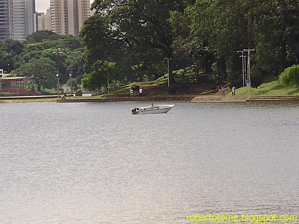 BARCO NO LAGO IGAPÓ - LONDRINA by ROBERTO TOMÉ 2