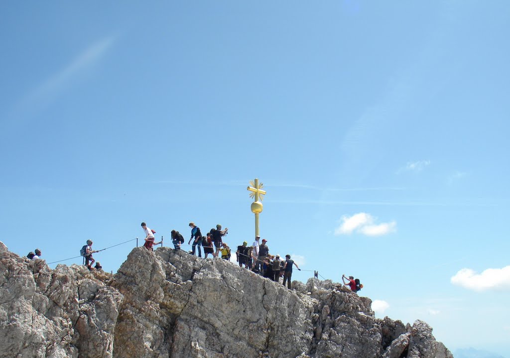 Zugspitze-la cruce-2962 m .alt. by Teodor Cardei