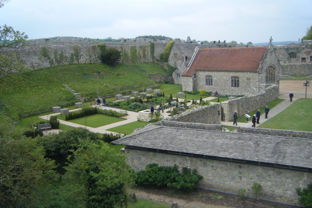 Carisbrook Castle Walls and gardens by David Marsh