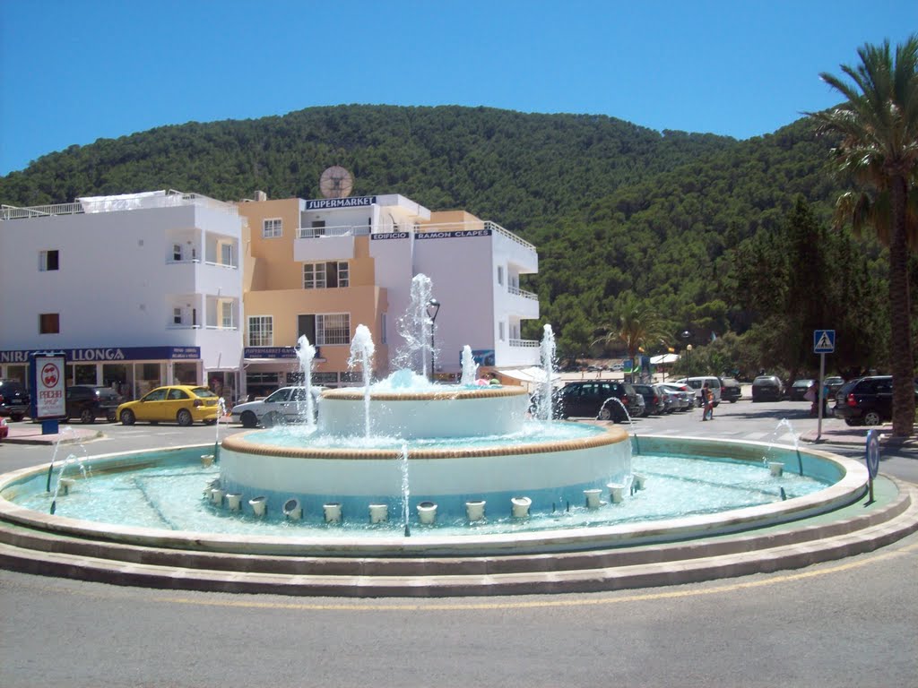 Cala Llonga fountain by luke.simpkin 