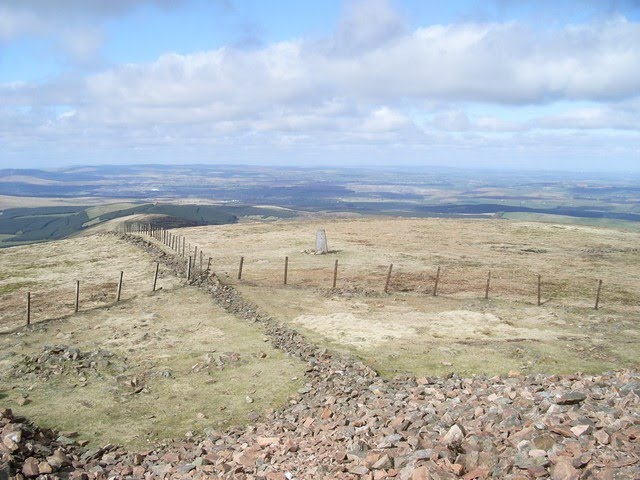 Summit of Tinto by Stephen Sweeney