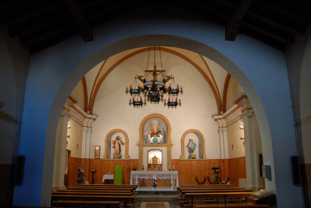 Iglesia Interior1 by El Cayetano