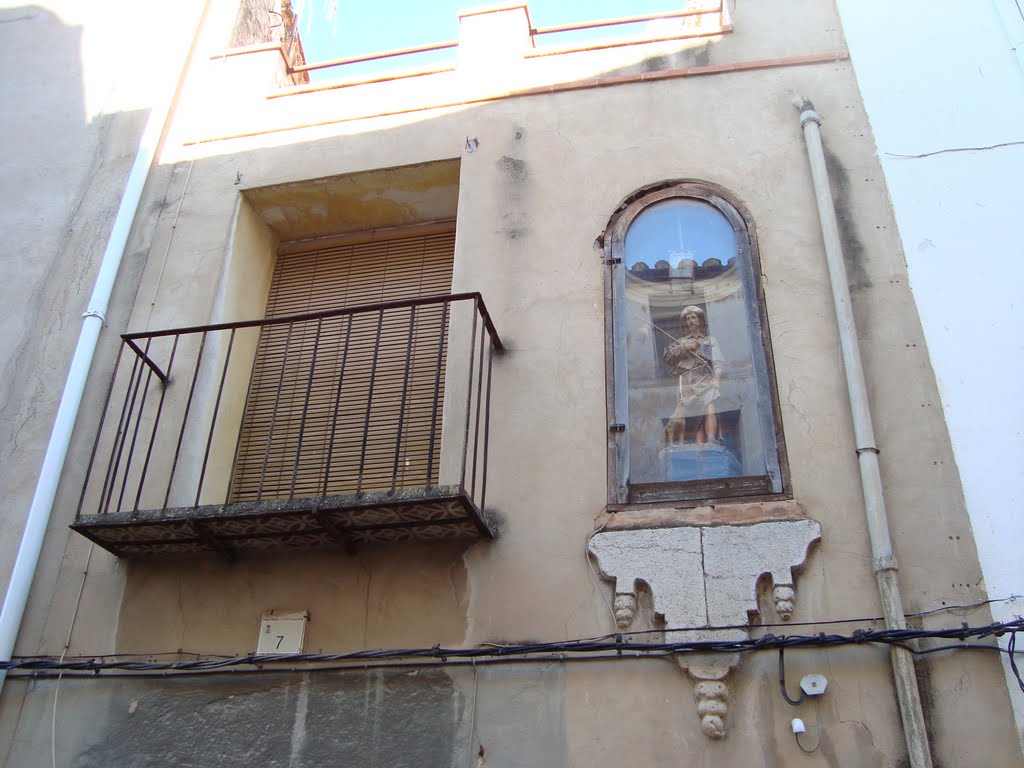 Fornicula devocional con imagen, calle San Vicente, Alcalá de Xivert by Juan Emilio Prades Bel