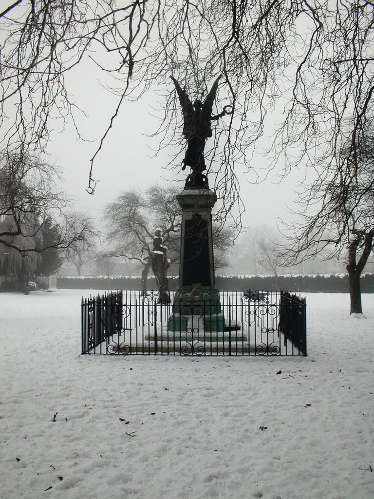 Grange gardens in winter 4 by fat-freddies-cat