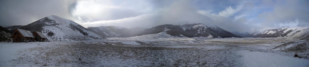 Panorama dei Piani di Pezza by gremo1982