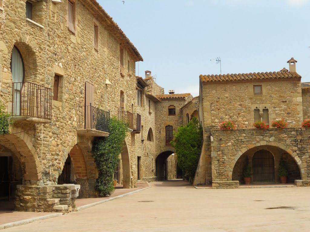 Monells: plaça de Jaume I by Pedro Salcedo i Vaz