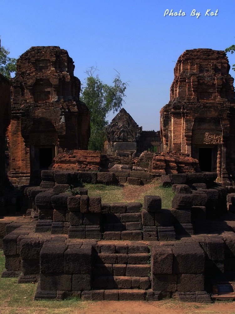 Prasat Muang Tam by Kot-Adventure