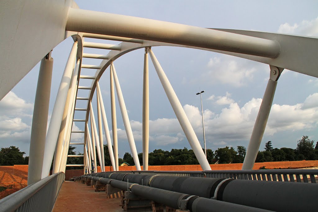 N1 Acorn Rd steel bridge by Daan Prinsloo