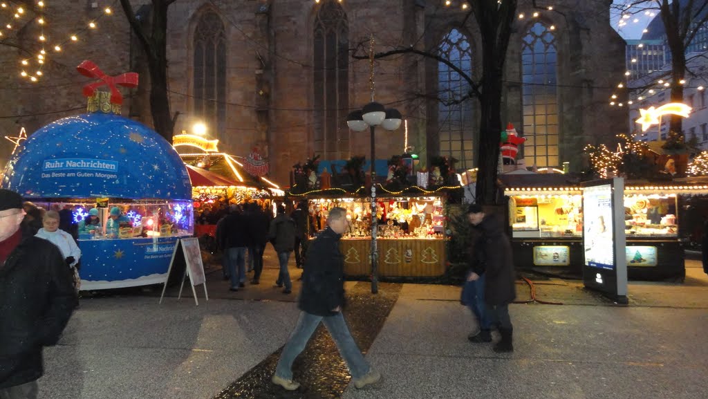 KERSTMARKT IN DORTMUND. by karel wielinga